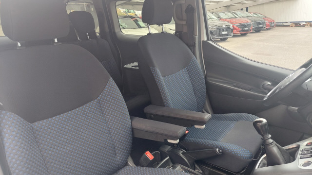 NISSAN NV200 1.5dCi Evalia Tekna-image-7