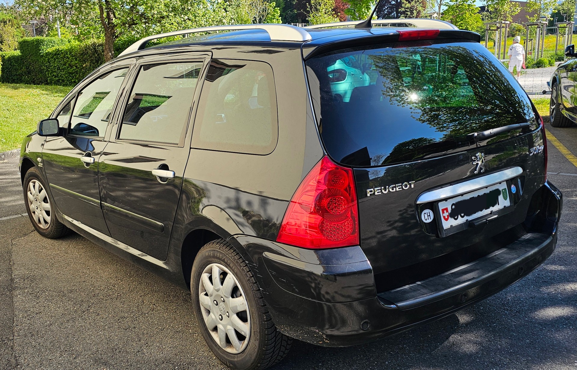 PEUGEOT Break 2.0i-image-5