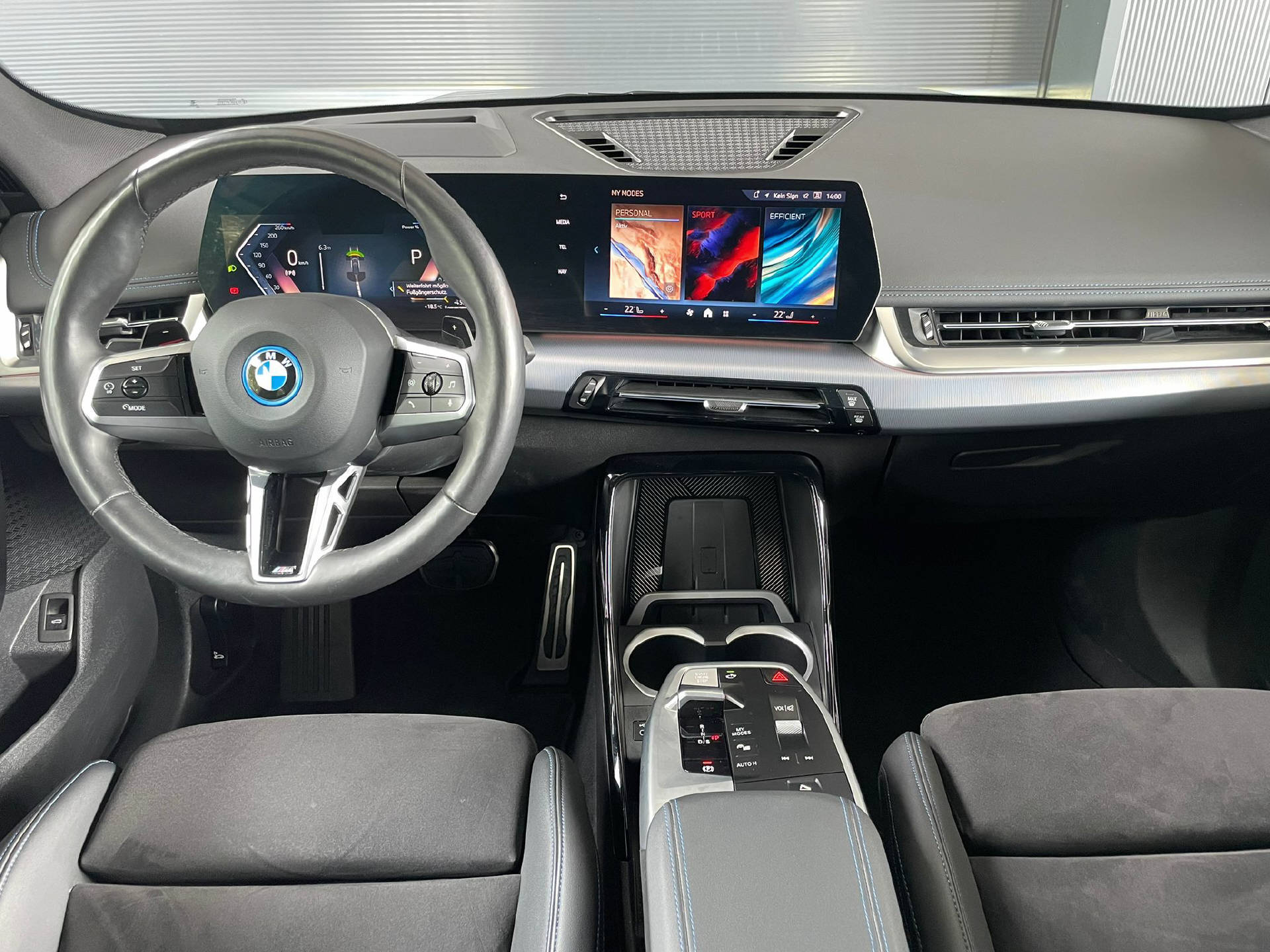BMW X1 25e xDrive paddles-image-6