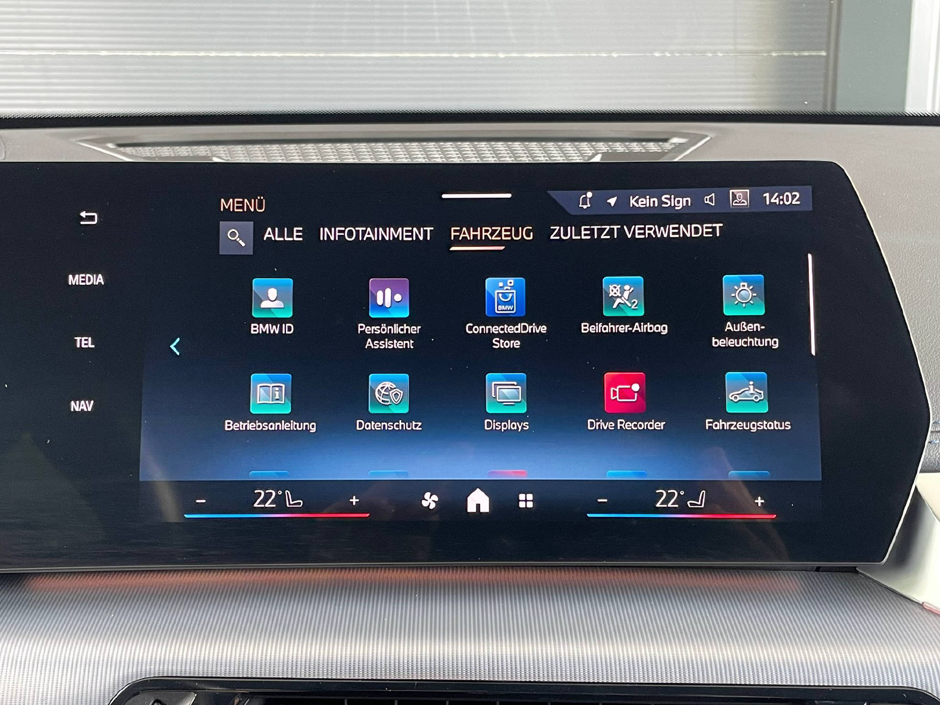BMW X1 25e xDrive paddles-image-13