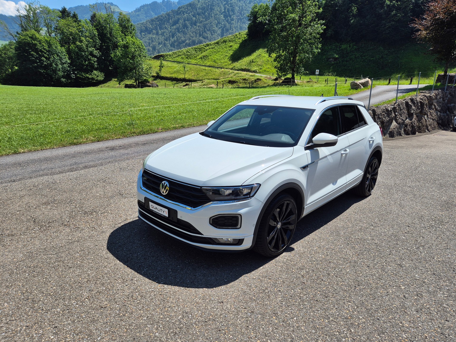 VW T-Roc 1.0 TSI Advance *R-Line*-image-0