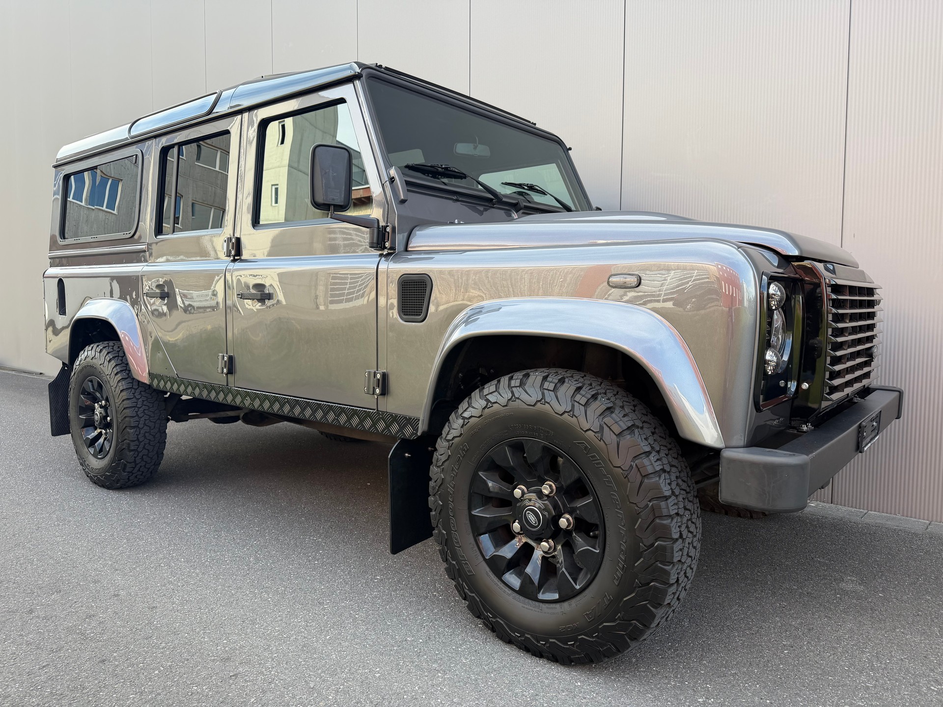 LAND ROVER Defender 110 2.2 TD4 67YRS *verzinkt*-image-3