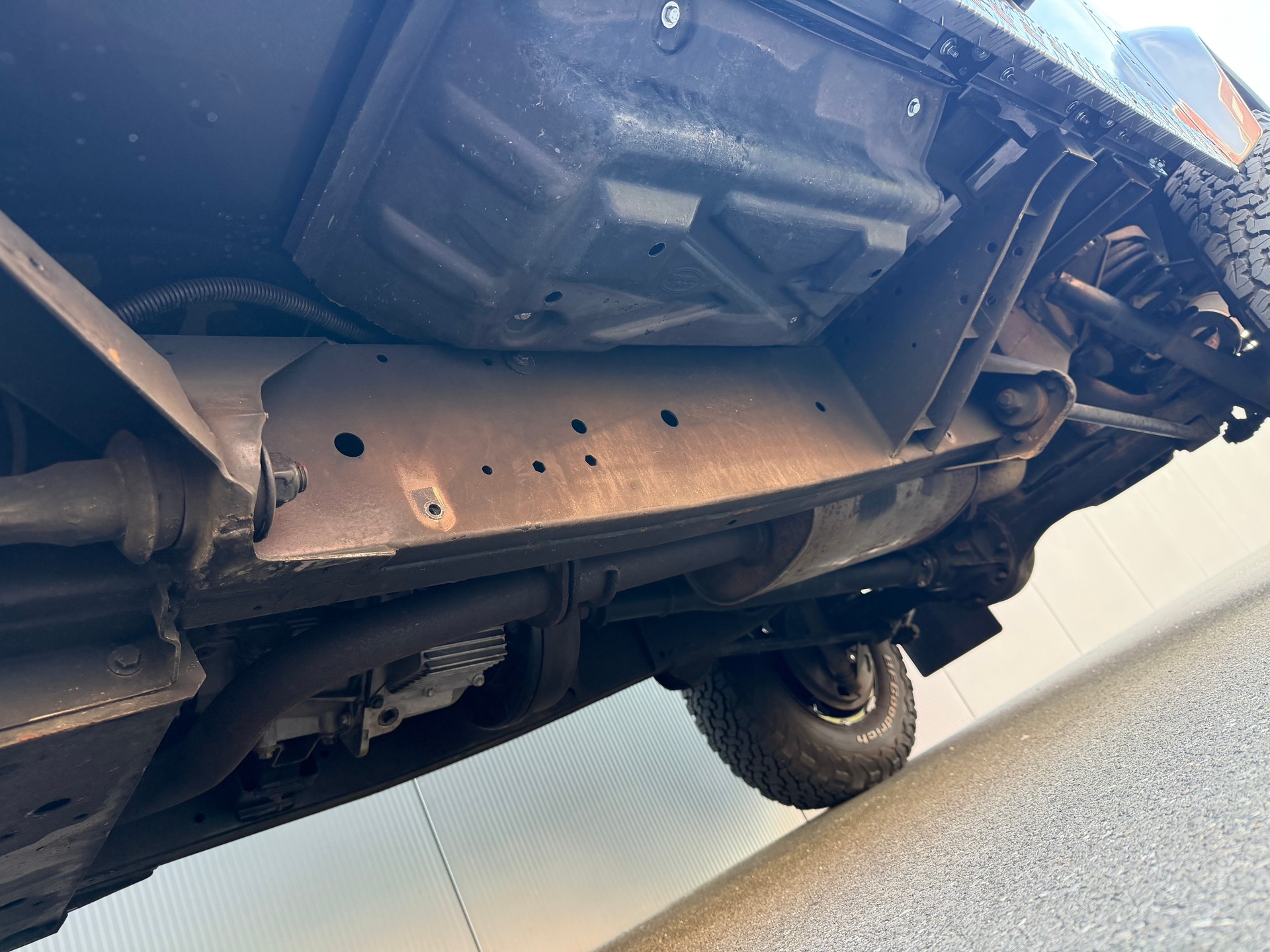 LAND ROVER Defender 110 2.2 TD4 67YRS *verzinkt*-image-13