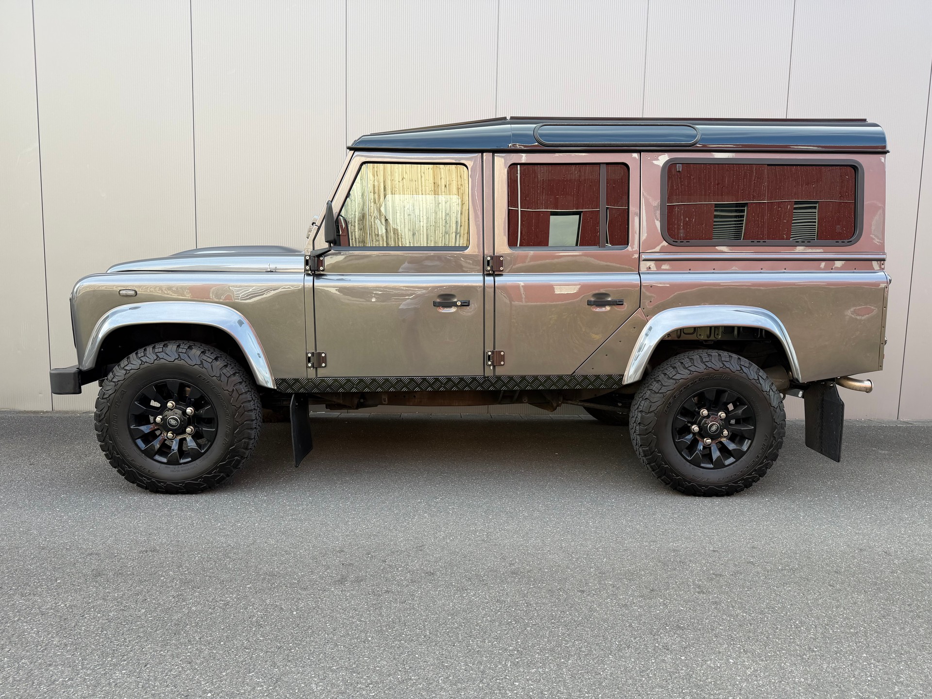 LAND ROVER Defender 110 2.2 TD4 67YRS *verzinkt*-image-1