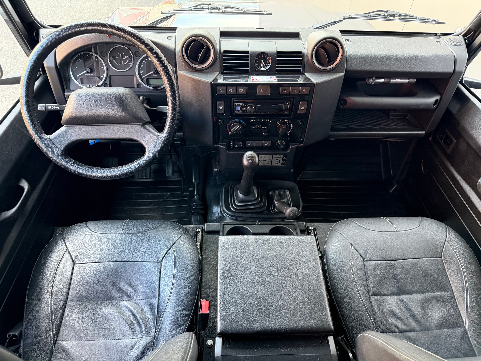 LAND ROVER Defender 110 2.2 TD4 67YRS *verzinkt*-image-8