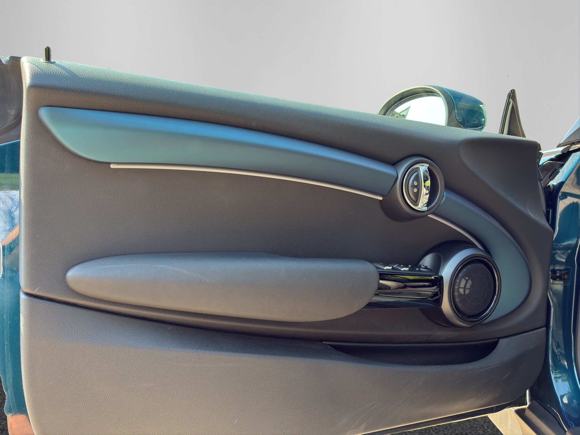 MINI Cabrio Cooper S SDKG-image-9