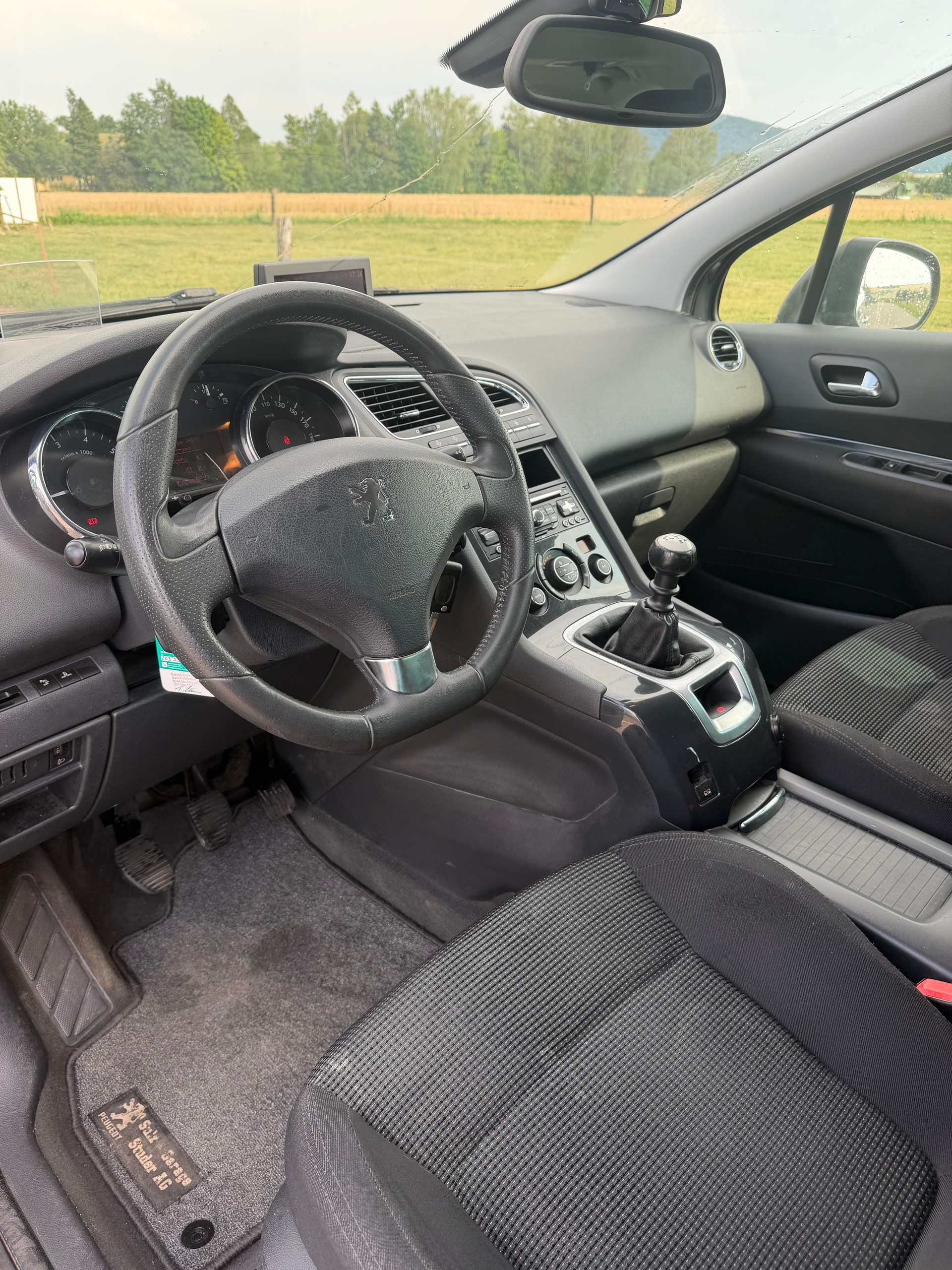PEUGEOT 5008 1.6 16V T Sport Pack-image-9