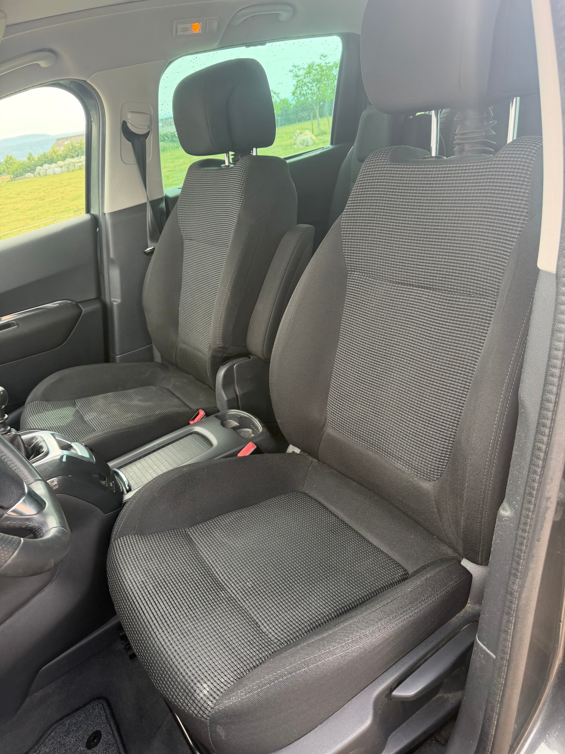 PEUGEOT 5008 1.6 16V T Sport Pack-image-8