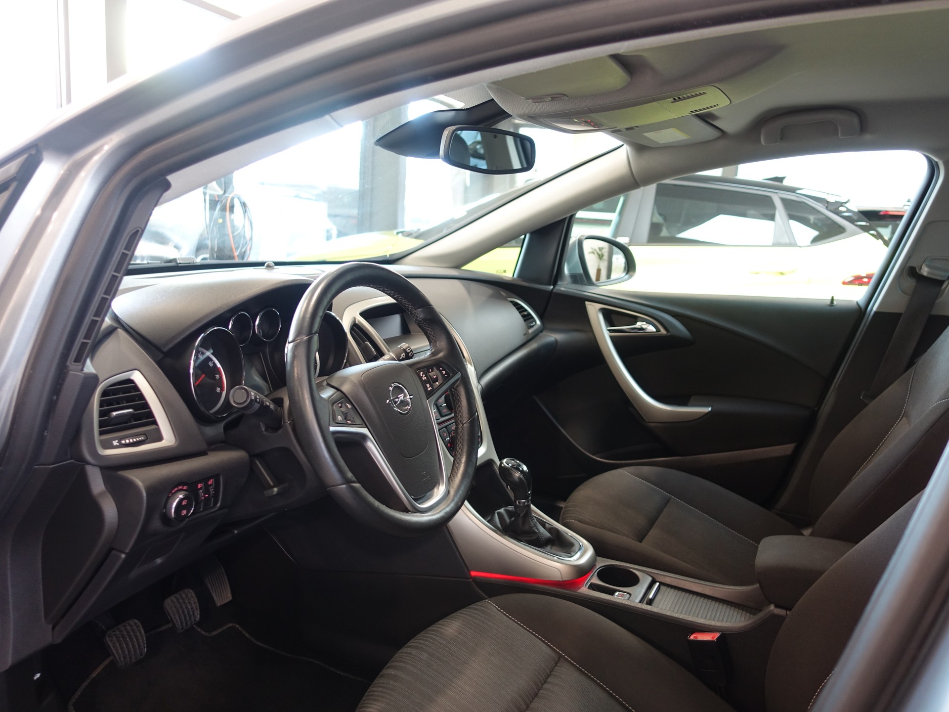 OPEL Astra 1.4i Turbo Enjoy-image-15