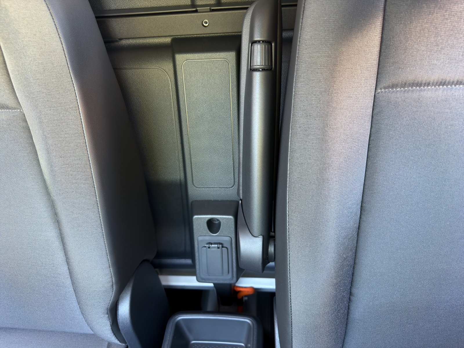 VW Caddy Cargo 2.0TDI 4Motion-image-15