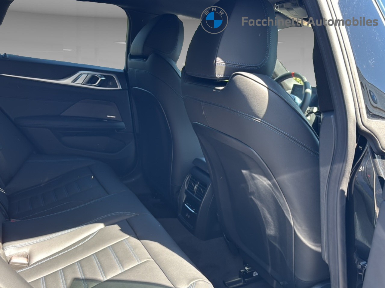 BMW i4 M50-image-11