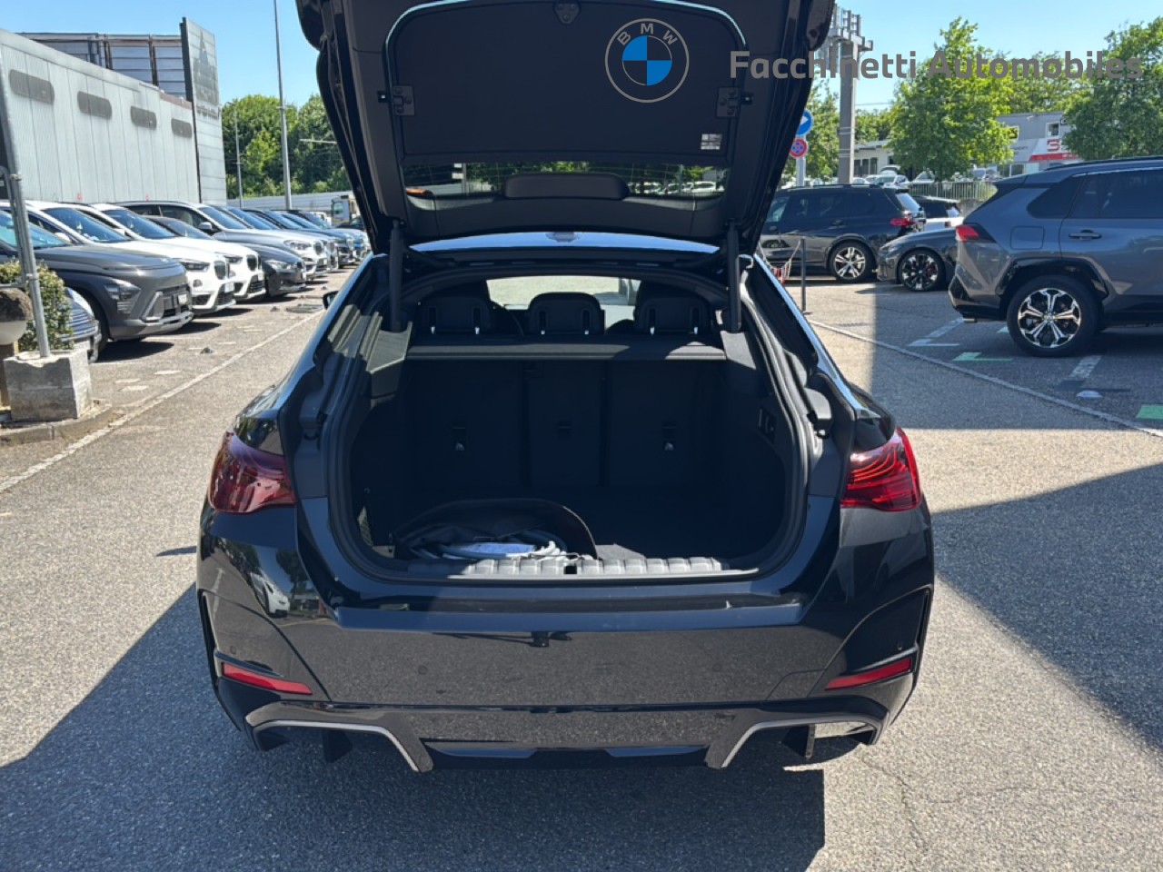 BMW i4 M50-image-12