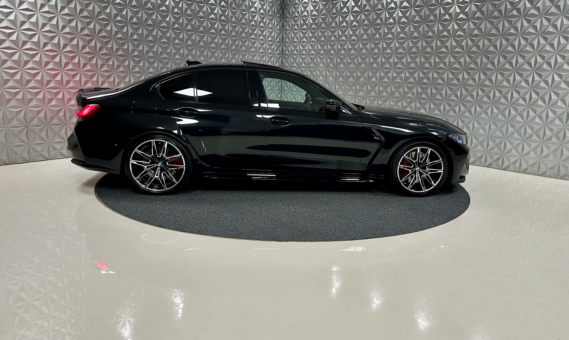 BMW M3 Competition-image-3