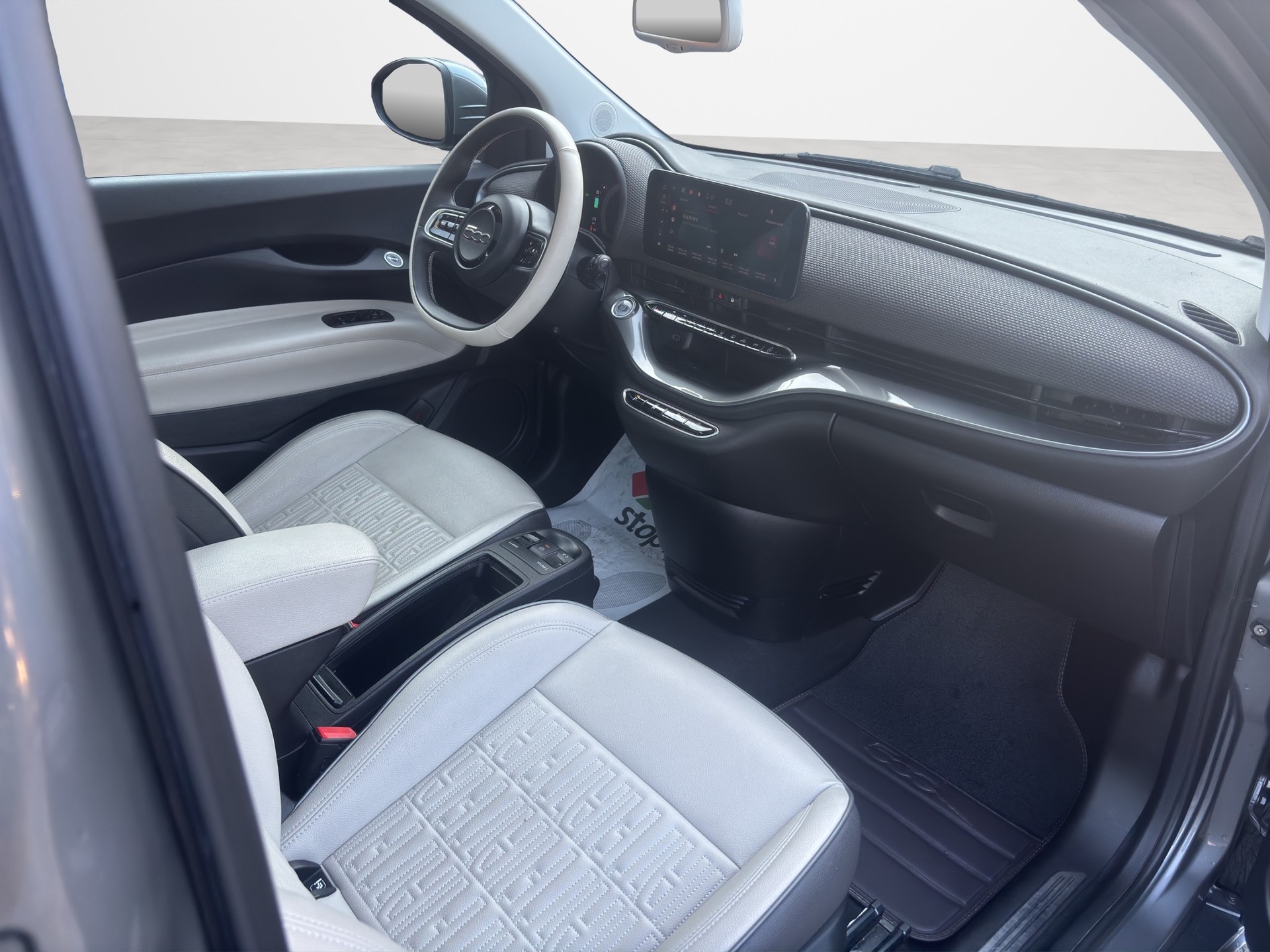 FIAT 500 electric 87 kW La Prima-image-13