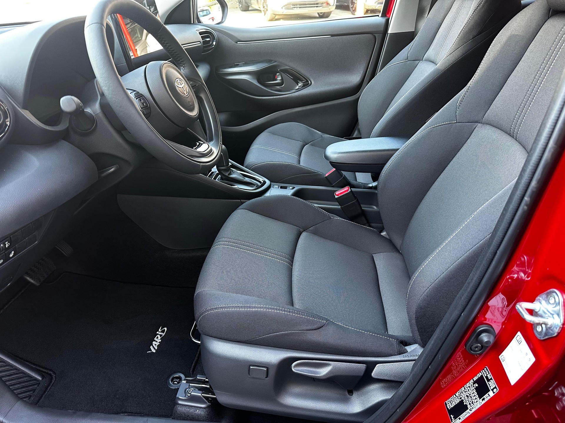 TOYOTA Yaris 1.5 VVT-i HSD Trend-image-7