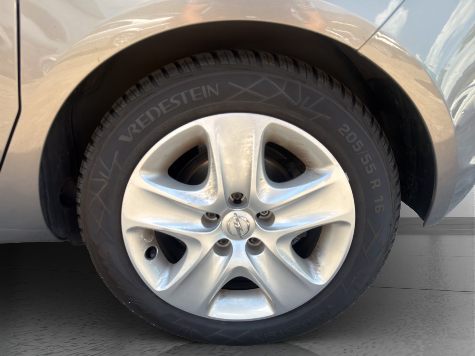 OPEL Meriva 1.7 CDTi Cosmo Automatic-image-12
