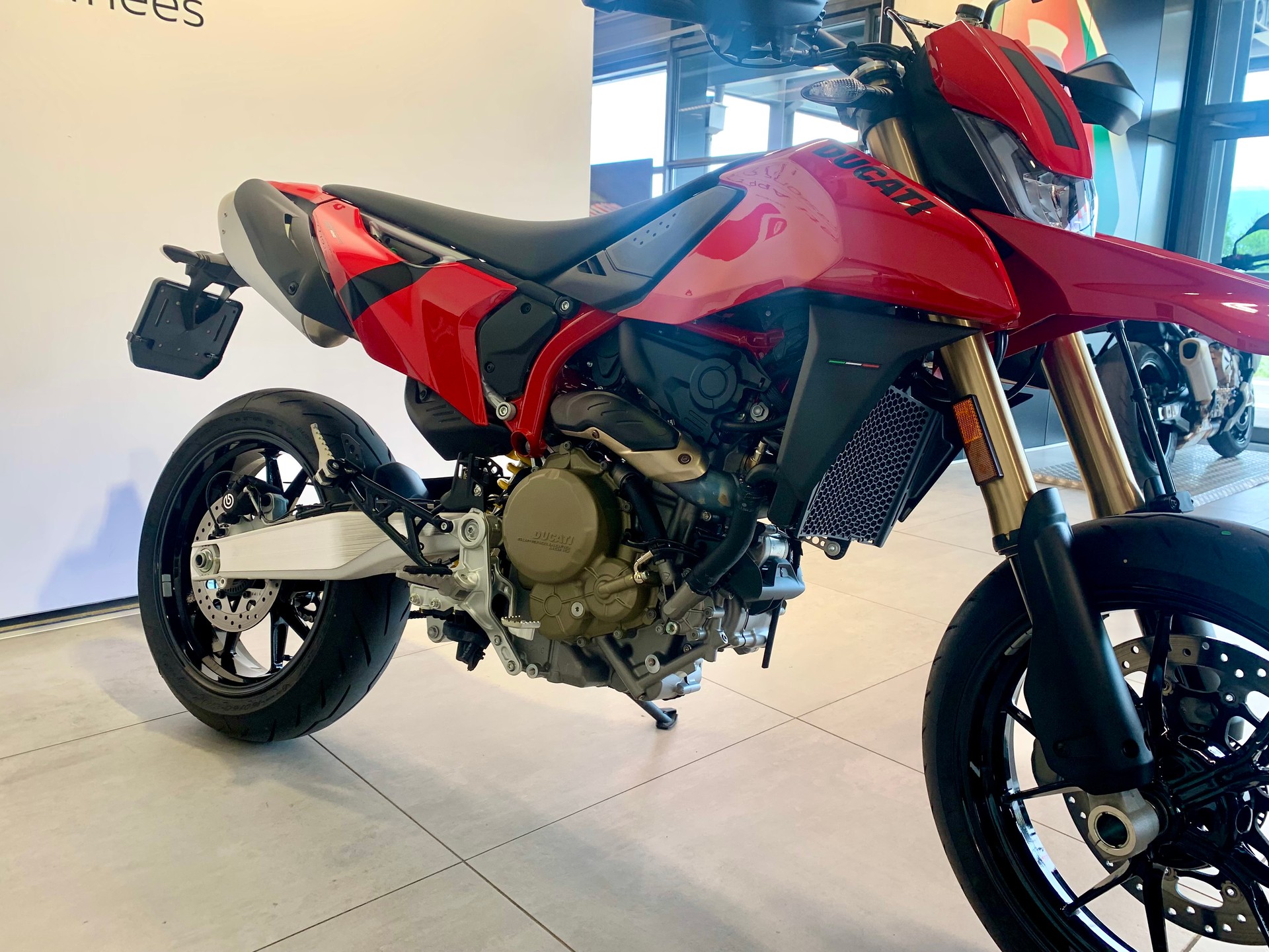 DUCATI Hypermotard 698 Mono-image-5