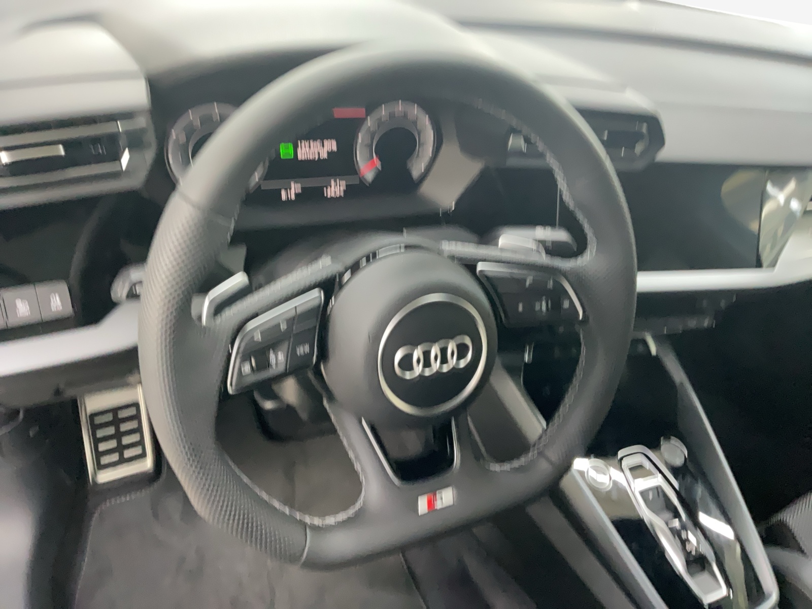 AUDI A3 Limousine TFSI 110 kW S Line Attraction S tronic-image-9