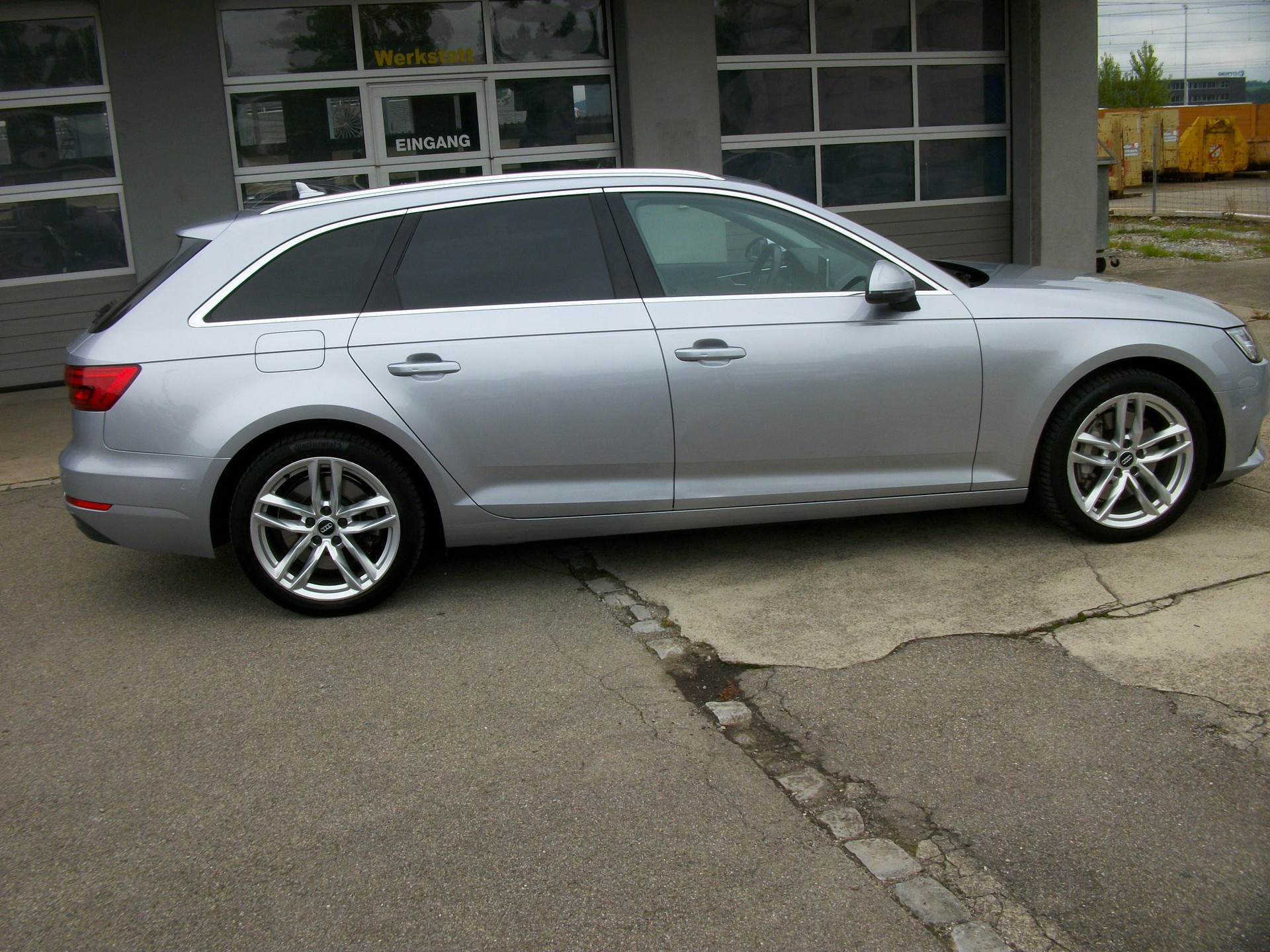 AUDI A4 Avant 3.0 TDI Sport quattro tiptronic-image-15