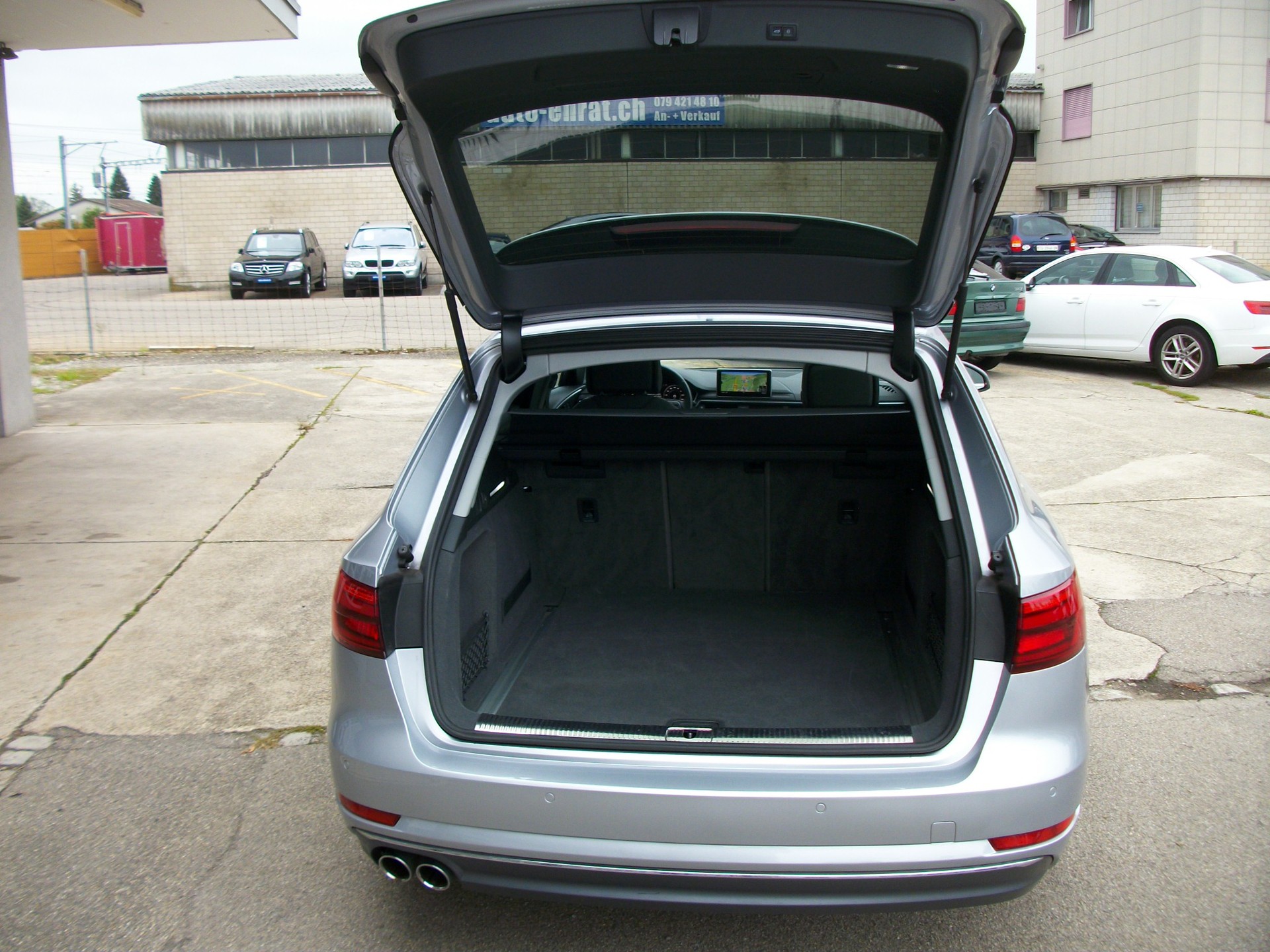 AUDI A4 Avant 3.0 TDI Sport quattro tiptronic-image-11