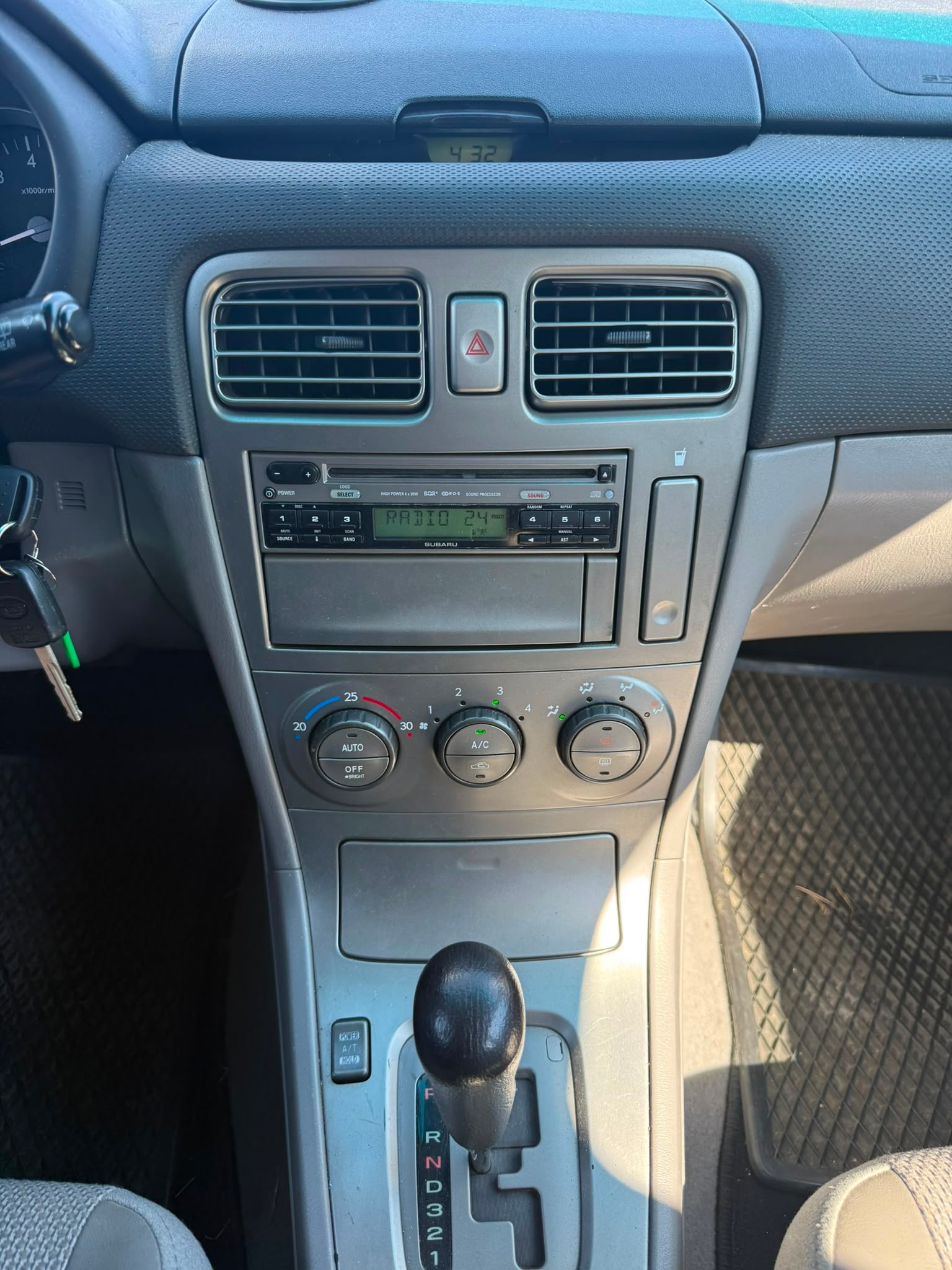 SUBARU Forester 2.0X Comfort Automatic-image-8