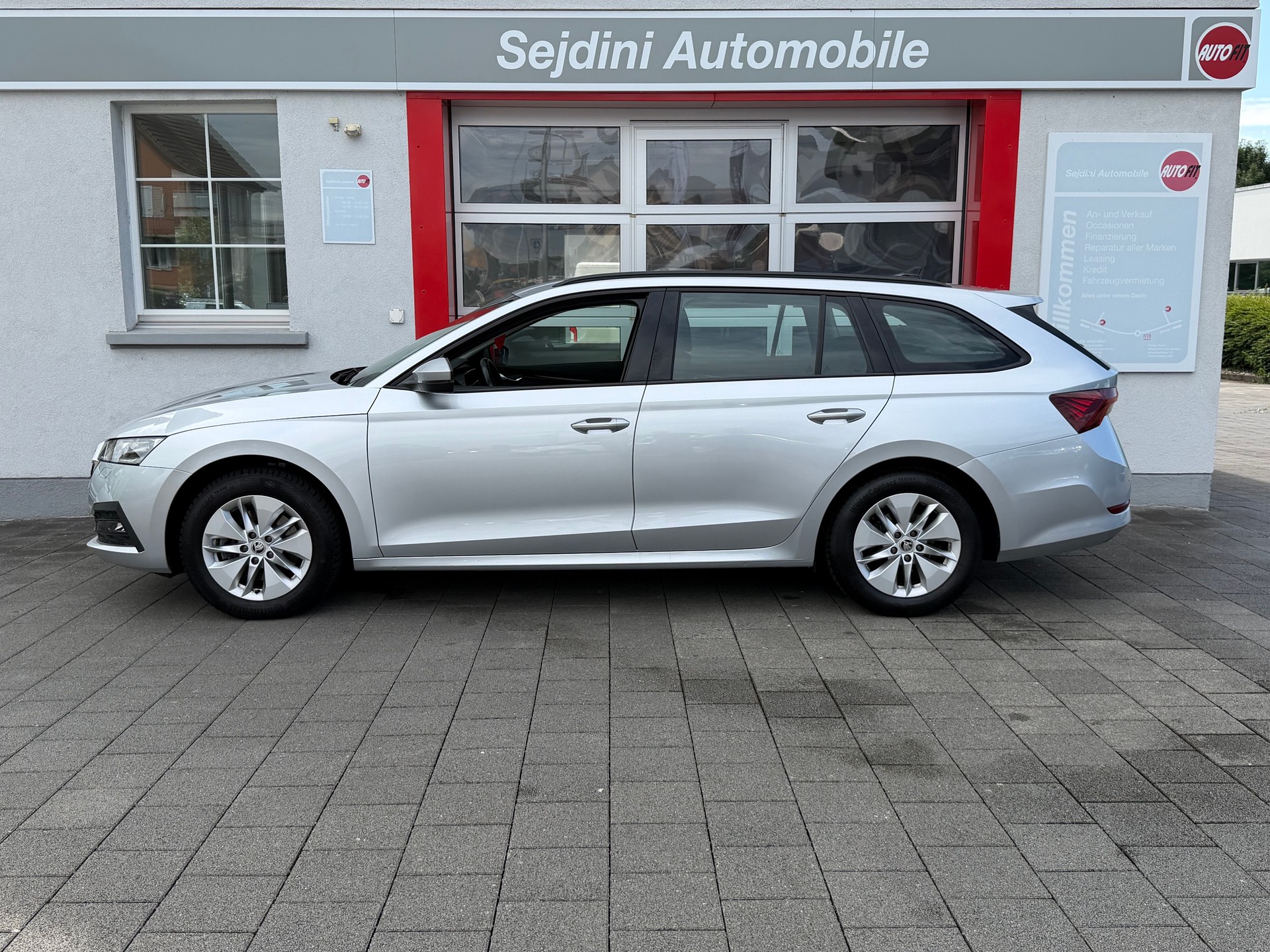 SKODA Octavia Combi 2.0 TDI DSG Ambition 4x4-image-3