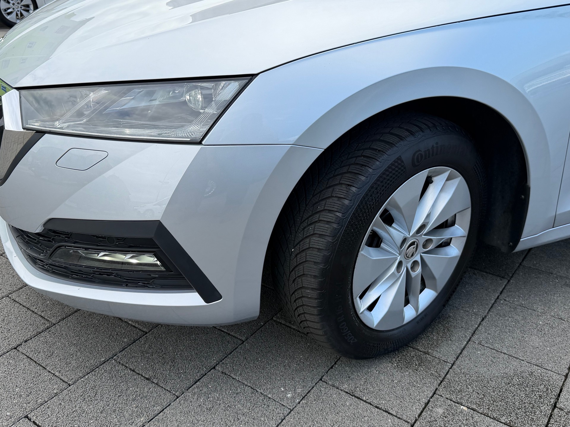 SKODA Octavia Combi 2.0 TDI DSG Ambition 4x4-image-2