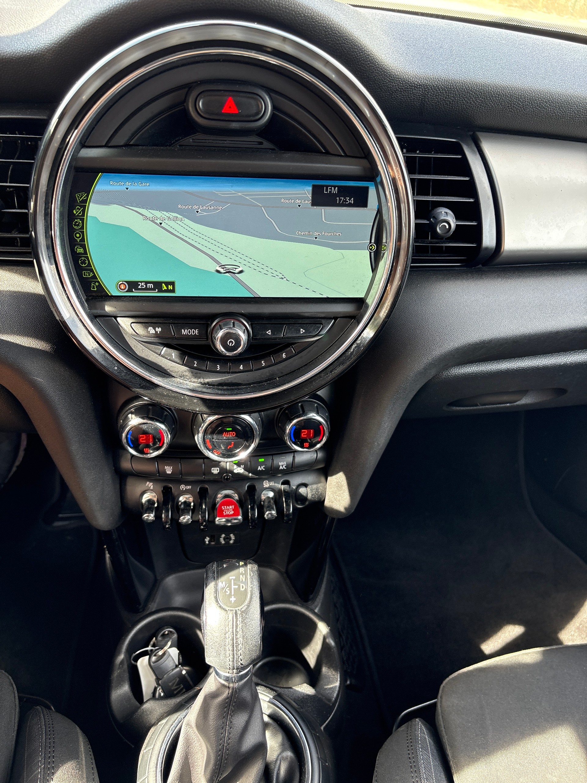 MINI Cooper Steptronic-image-10