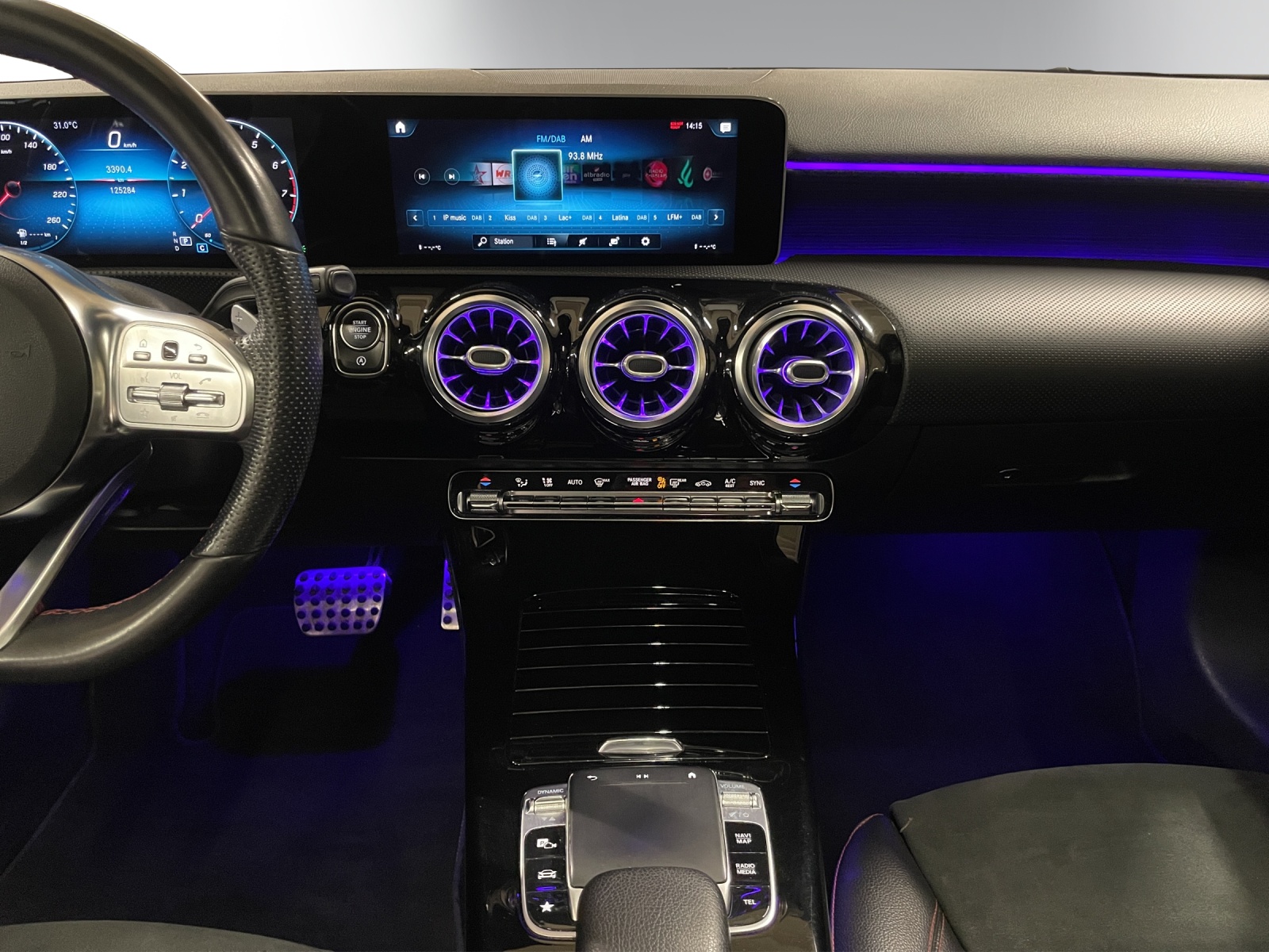 Image MERCEDES-BENZ A-220 A 220 AMG Line 4Matic