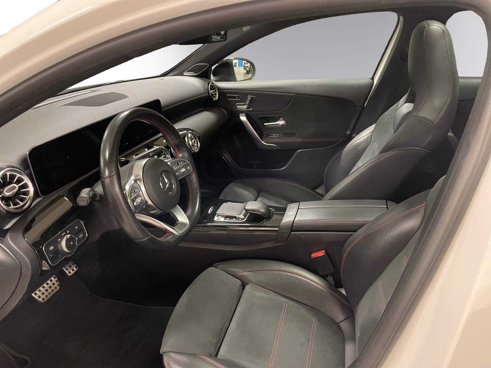 Image MERCEDES-BENZ A-220 A 220 AMG Line 4Matic