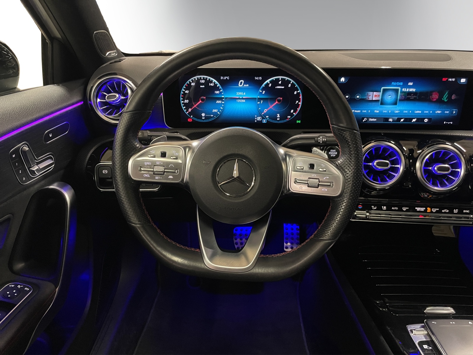 MERCEDES-BENZ A 220 AMG Line 4Matic-image-13