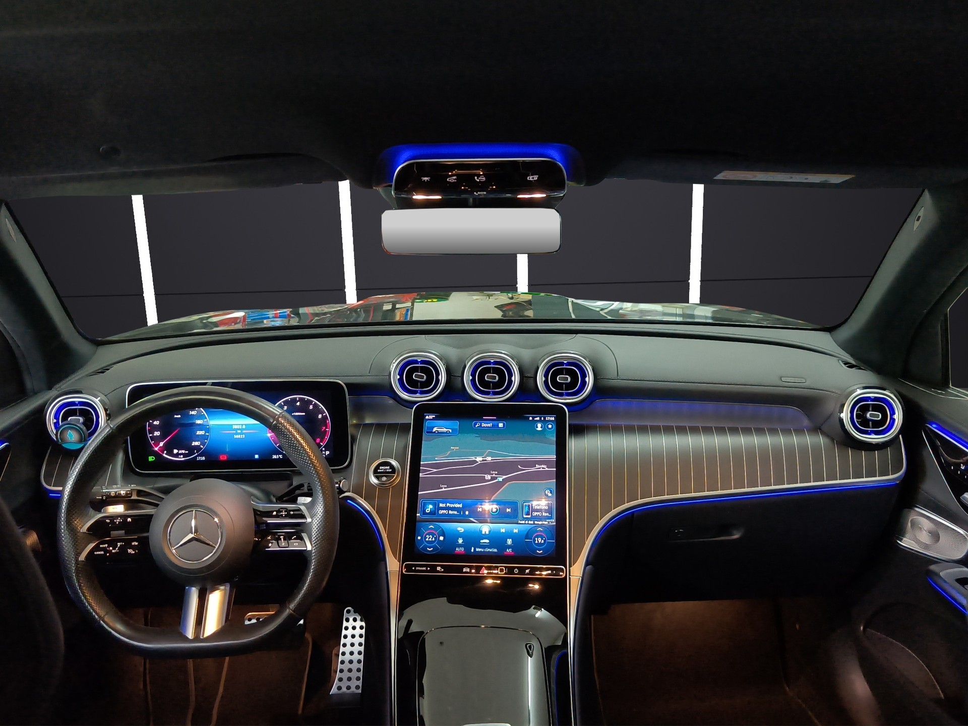 MERCEDES-BENZ GLC 300 4Matic AMG Line 9G-Tronic-image-10