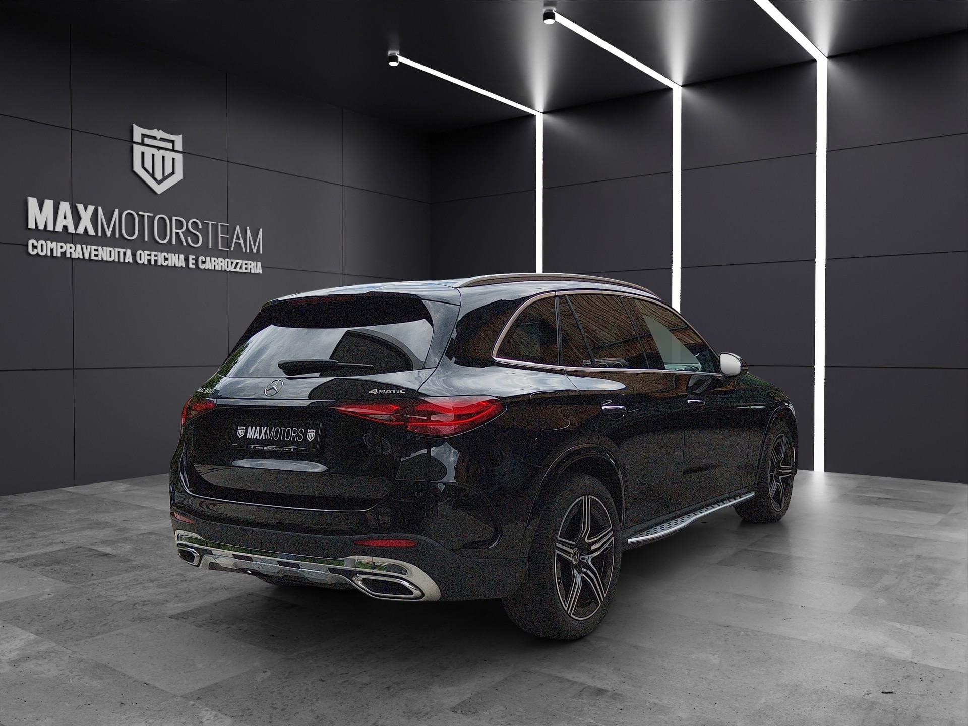 MERCEDES-BENZ GLC 300 4Matic AMG Line 9G-Tronic-image-5
