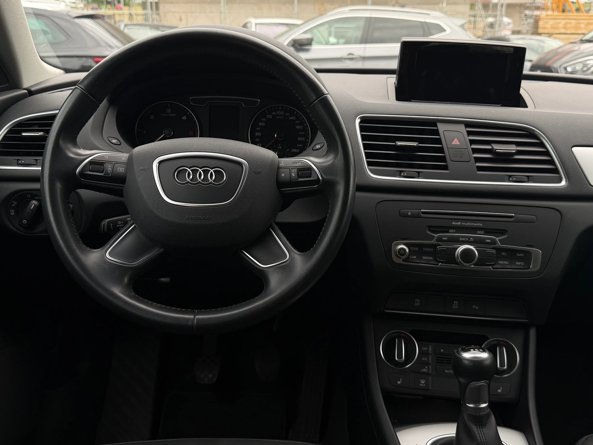 AUDI Q3 2.0 TDI design-image-5