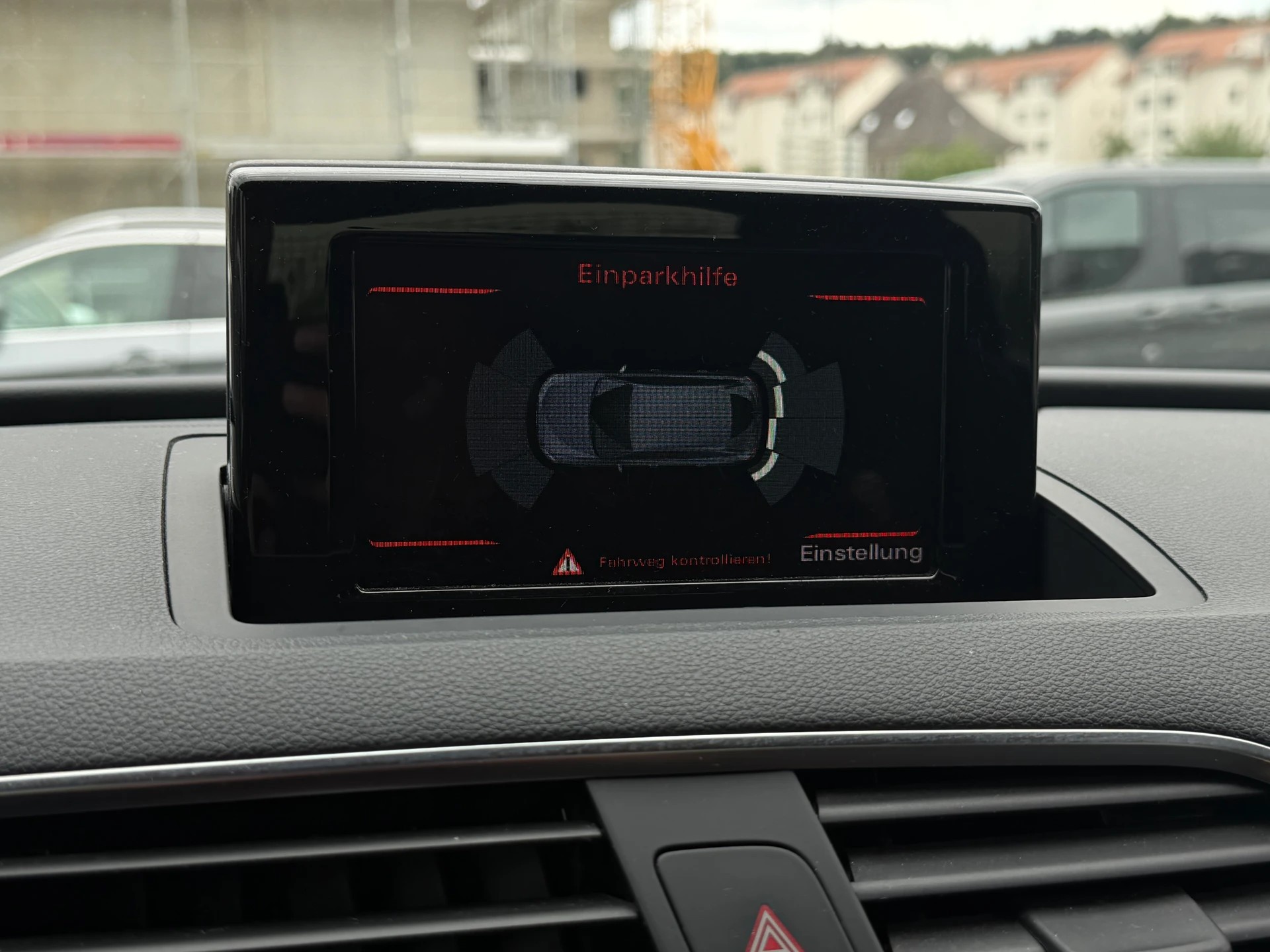 AUDI Q3 2.0 TDI design-image-10