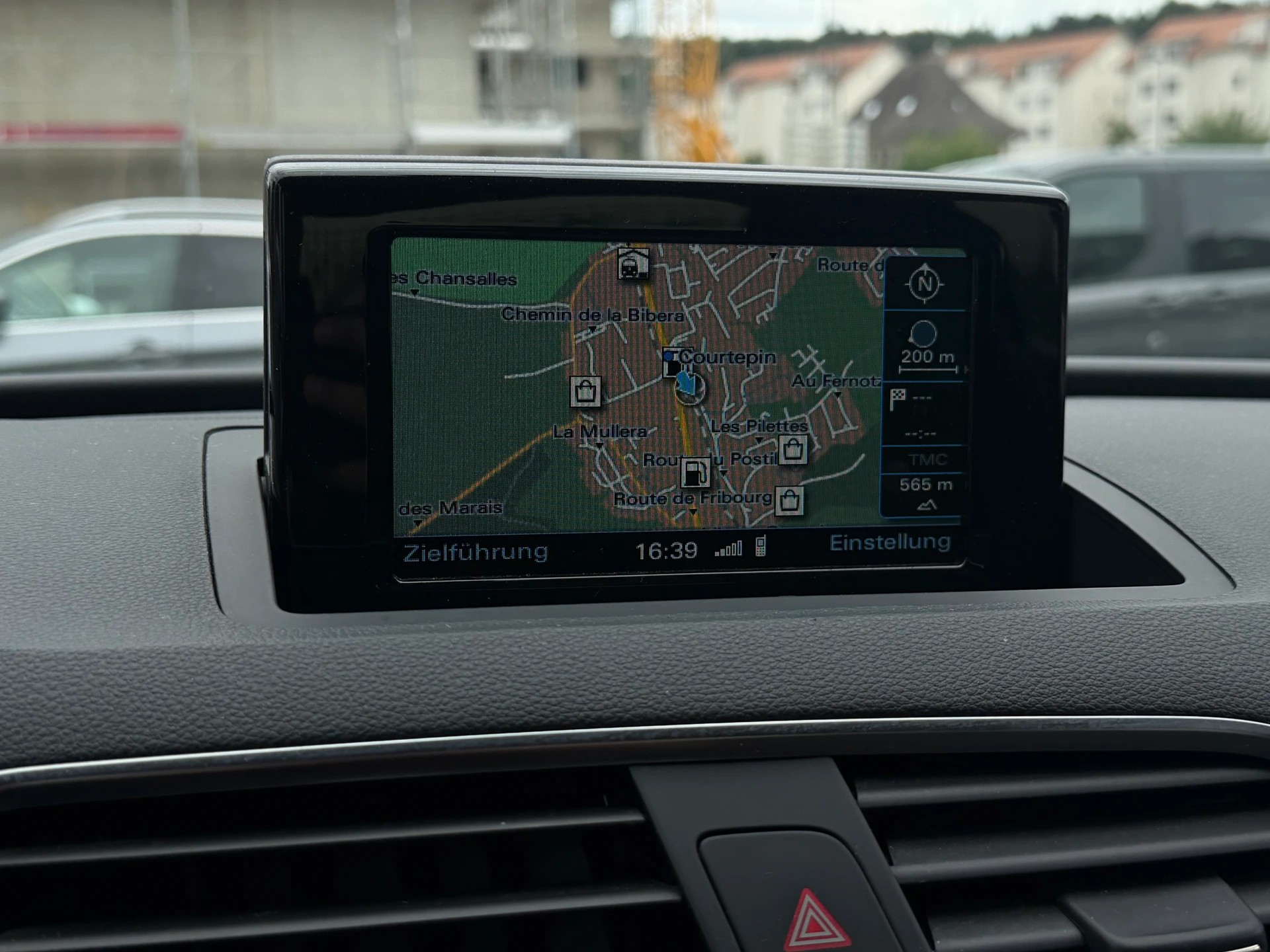 AUDI Q3 2.0 TDI design-image-8