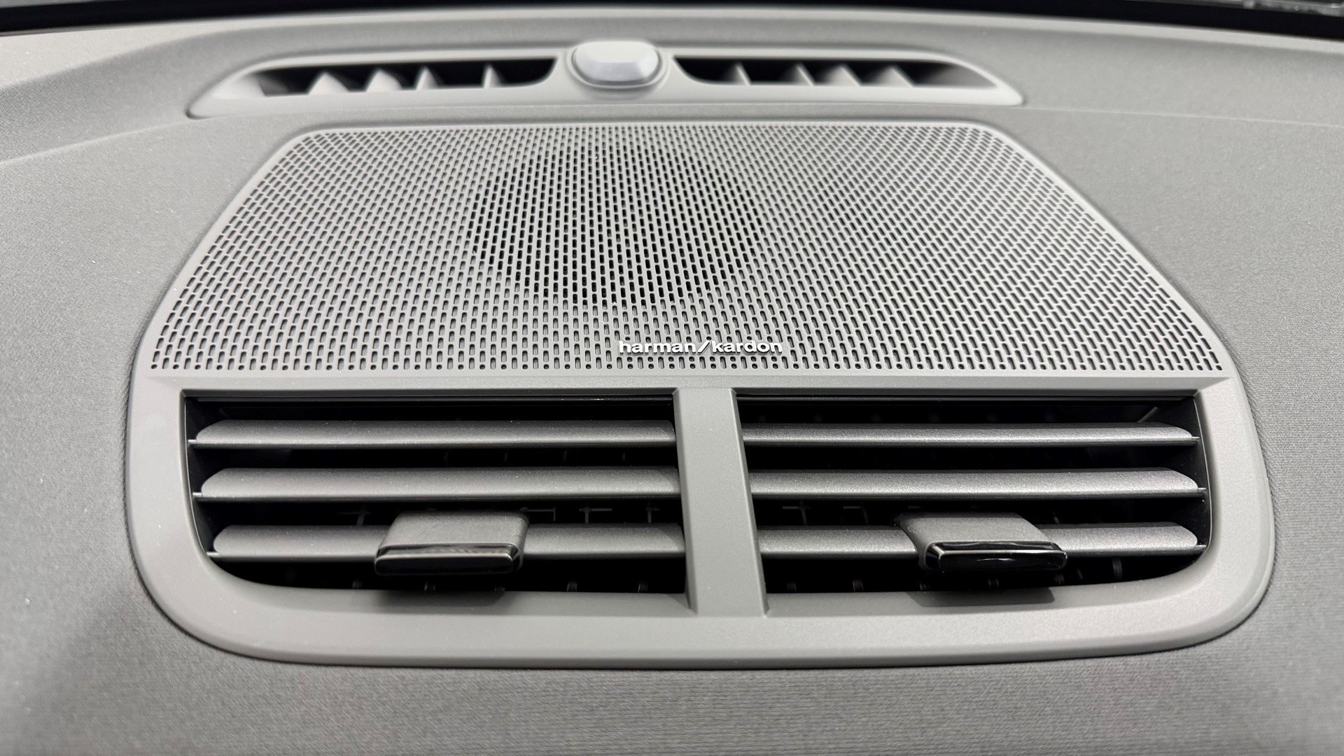 POLESTAR 2 Long Range Single Motor Prim-image-11