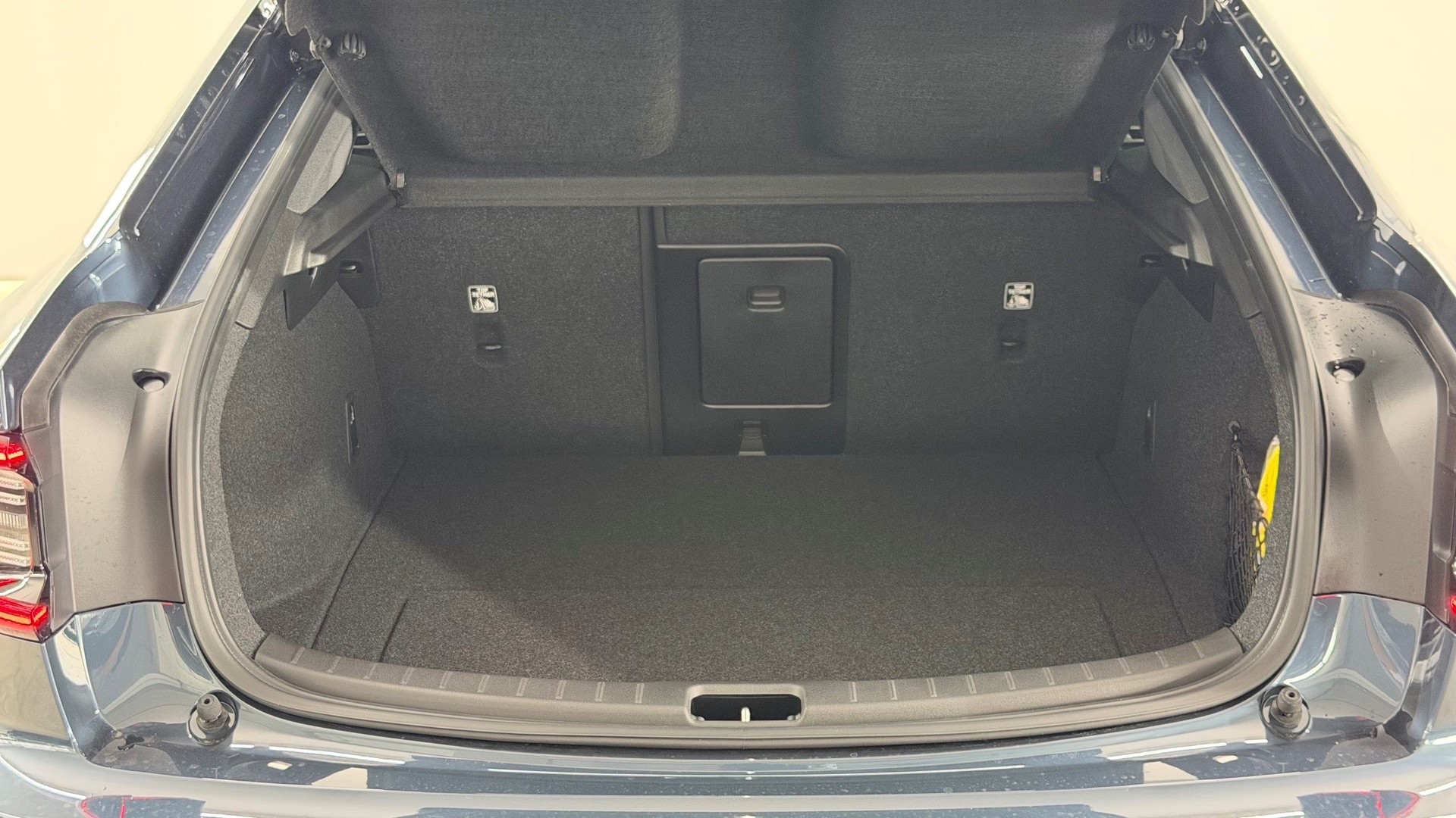 POLESTAR 2 Long Range Single Motor Prim-image-12