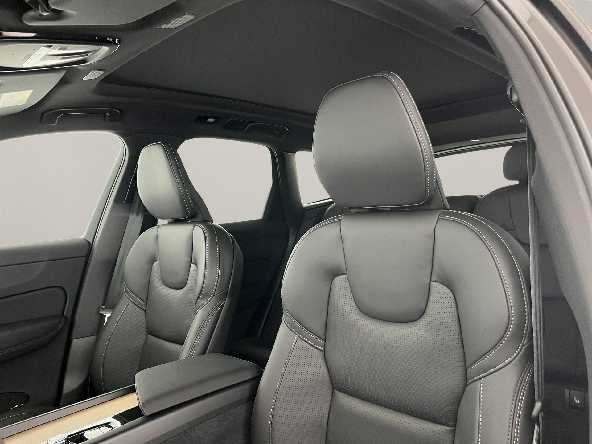 VOLVO XC60 2.0 T8 TE Ultra Dark eAWD-image-17