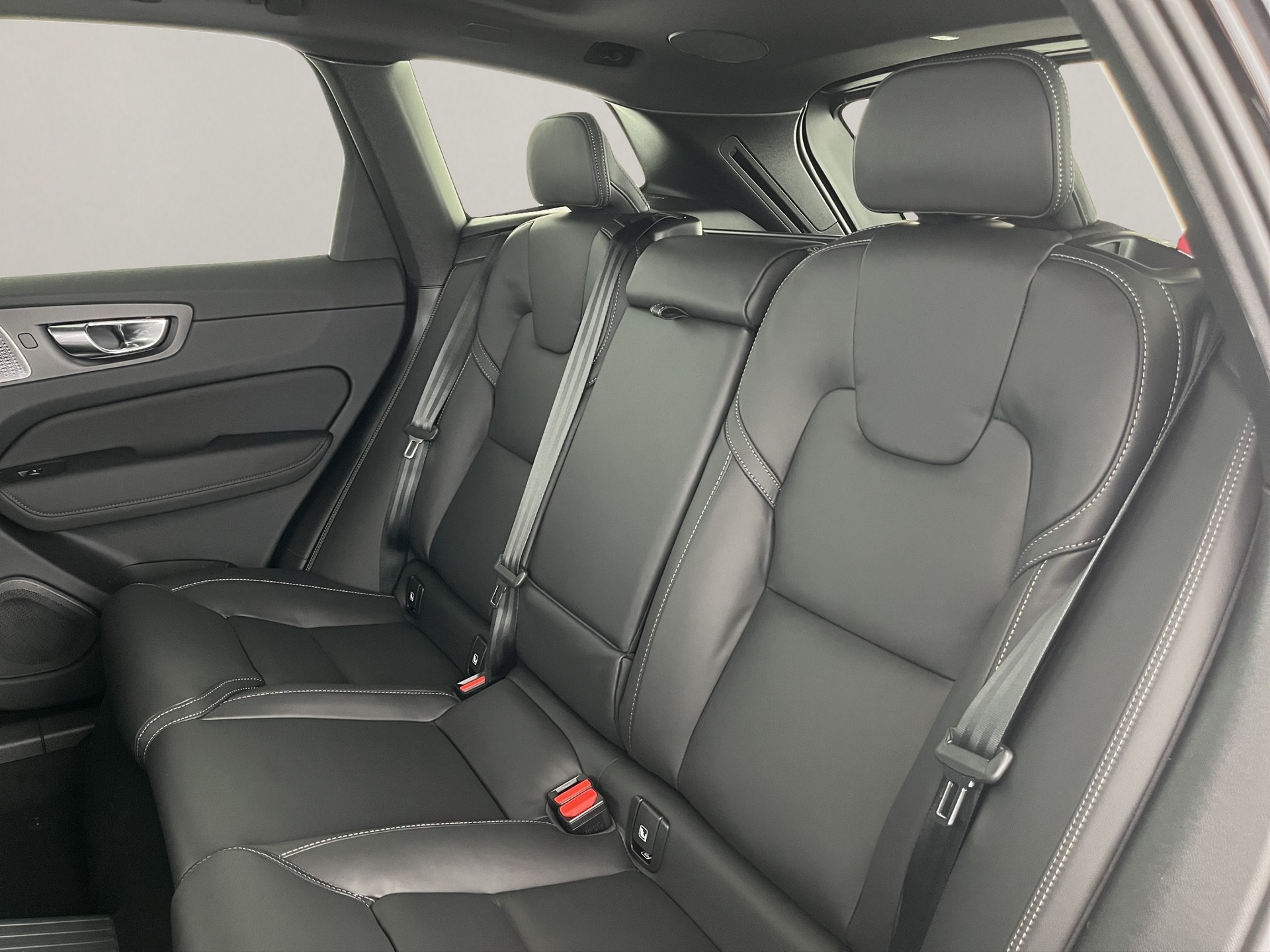 VOLVO XC60 2.0 T8 TE Ultra Dark eAWD-image-16