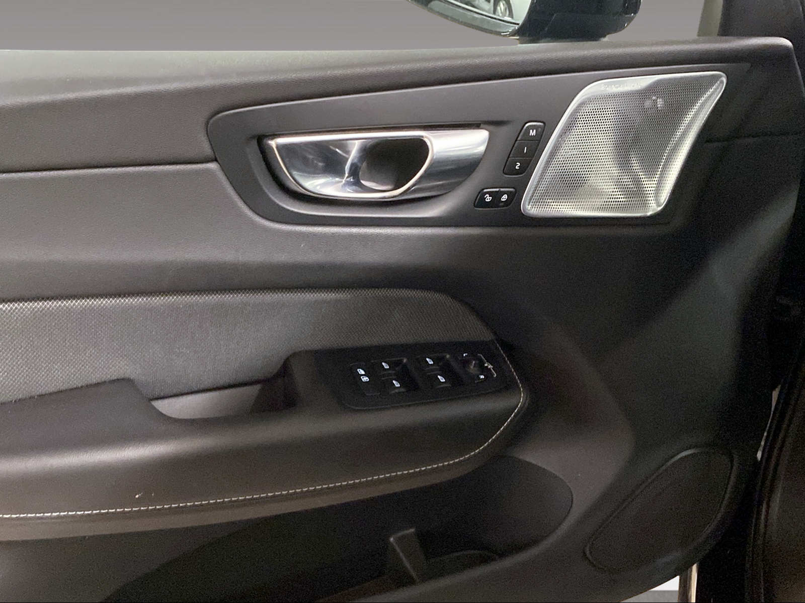 VOLVO XC60 2.0 T8 TE Polestar eAWD-image-9