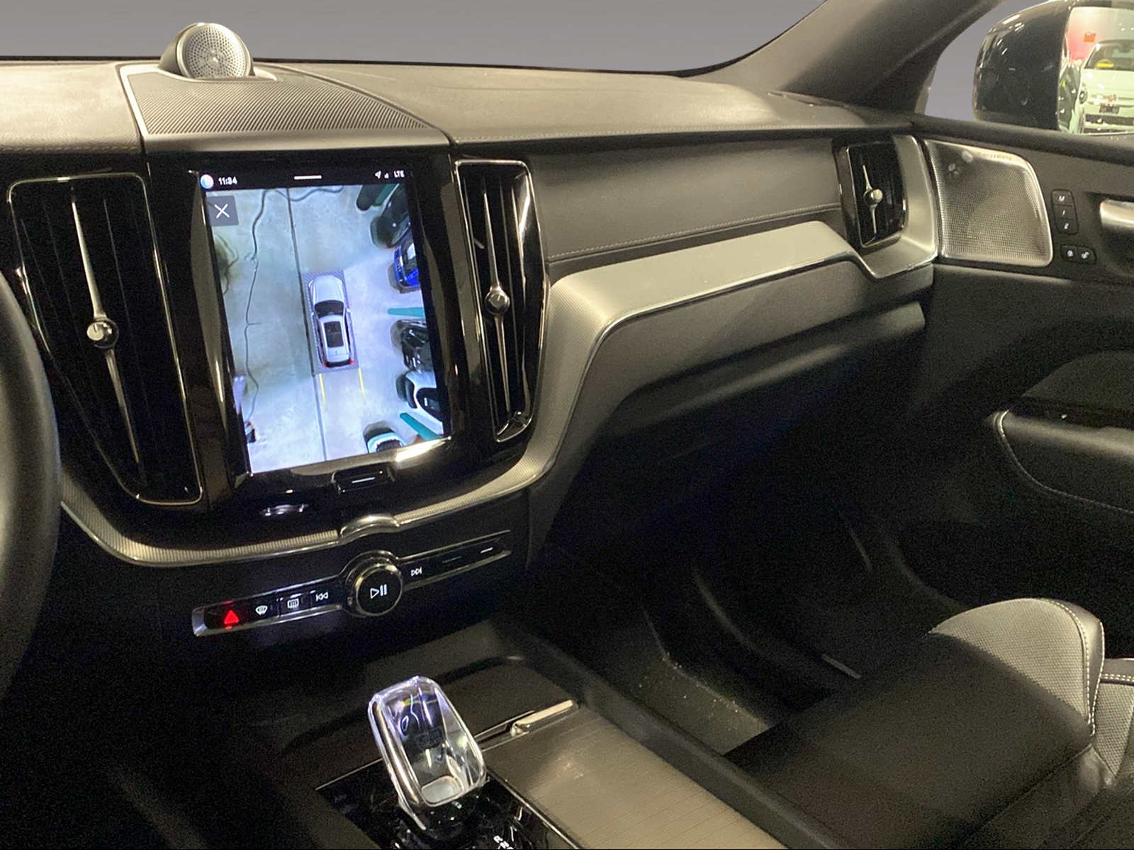 VOLVO XC60 2.0 T8 TE Polestar eAWD-image-12