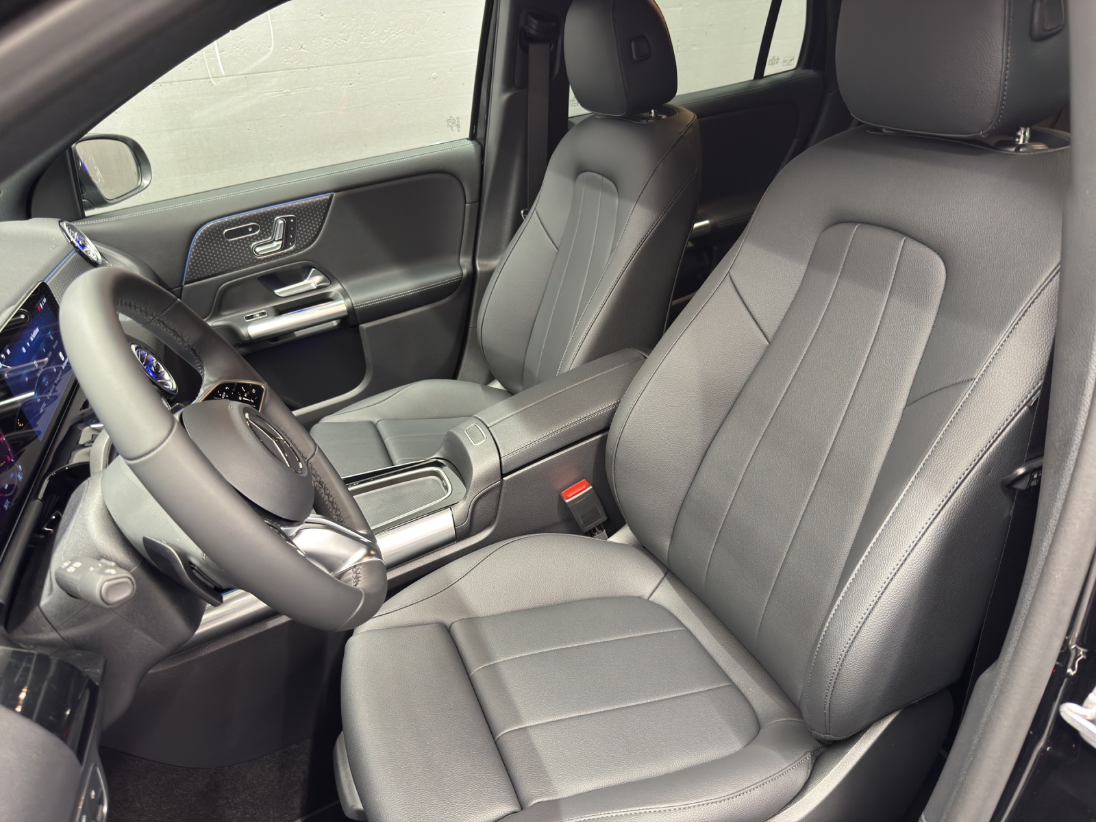 MERCEDES-BENZ GLA 200 Advanced Plus Line Night Star-image-15