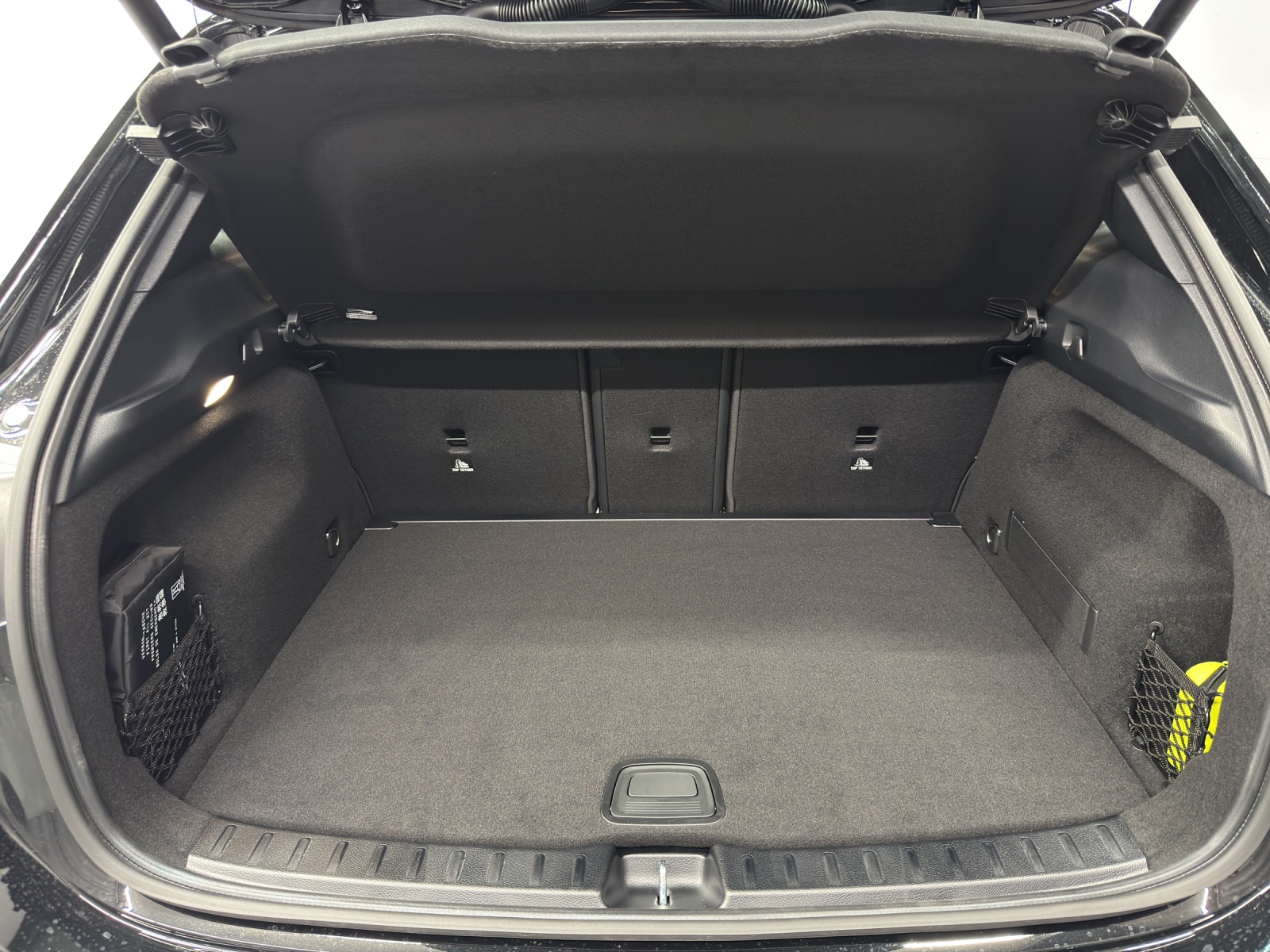 MERCEDES-BENZ GLA 200 Advanced Plus Line Night Star-image-10