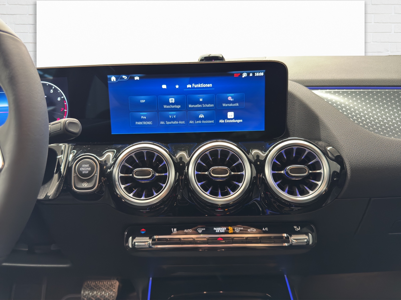 MERCEDES-BENZ GLA 200 Advanced Plus Line Night Star-image-8