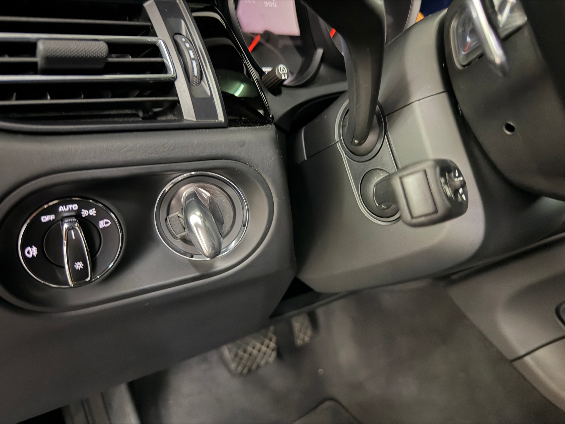 PORSCHE Macan Turbo PDK-image-12