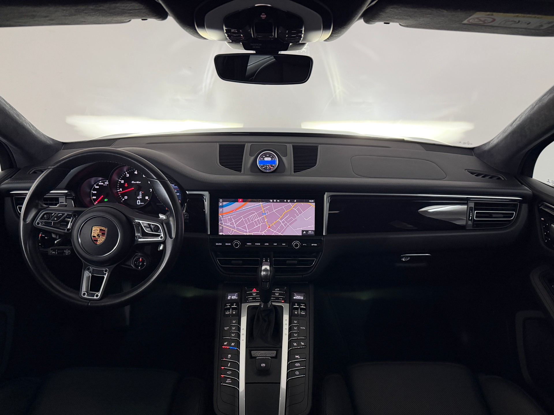 PORSCHE Macan Turbo PDK-image-9