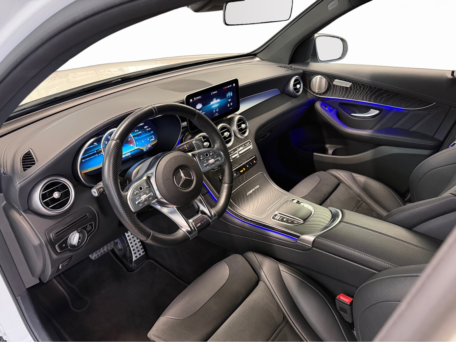 MERCEDES-BENZ GLC 63 AMG 4Matic+ 9G-Tronic *Burmester* *Night-Paket* *Performance-Abgasanlage*-image-14