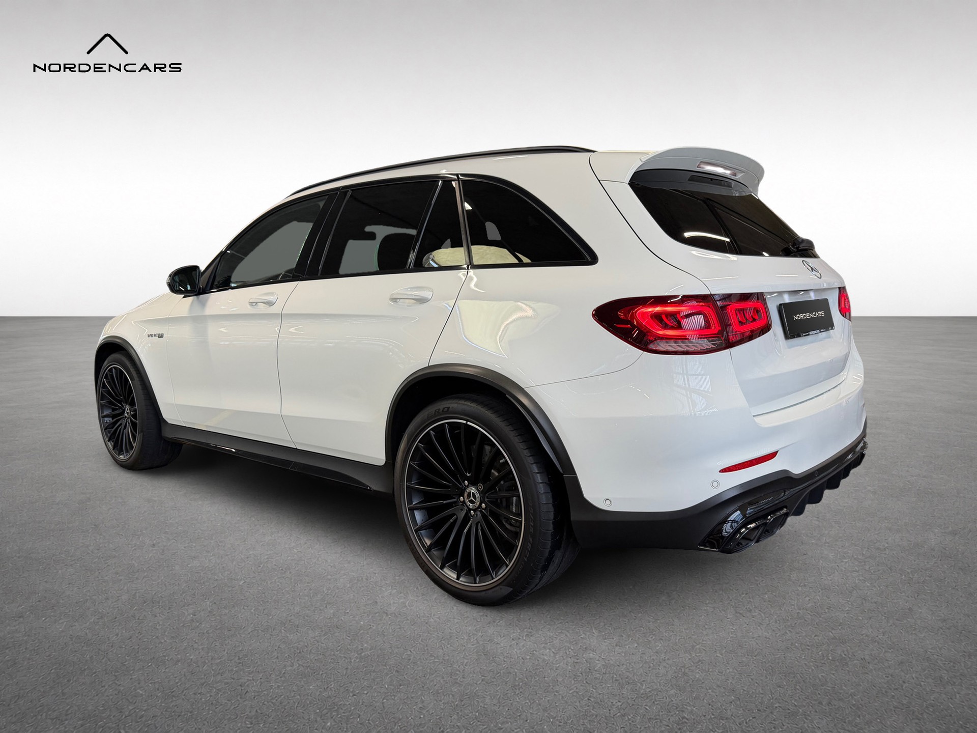MERCEDES-BENZ GLC 63 AMG 4Matic+ 9G-Tronic *Burmester* *Night-Paket* *Performance-Abgasanlage*-image-6