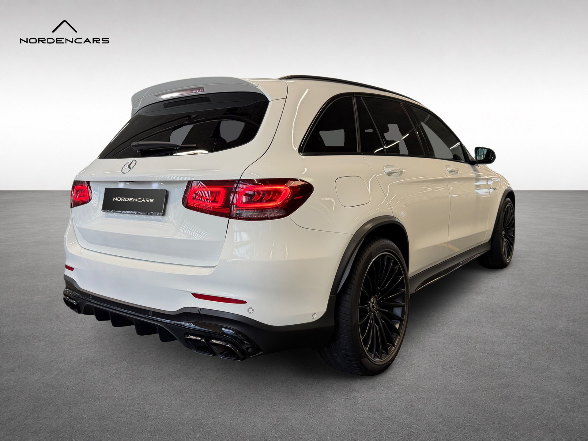 MERCEDES-BENZ GLC 63 AMG 4Matic+ 9G-Tronic *Burmester* *Night-Paket* *Performance-Abgasanlage*-image-4